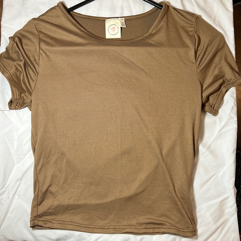 Silky XS tan t-shirt
